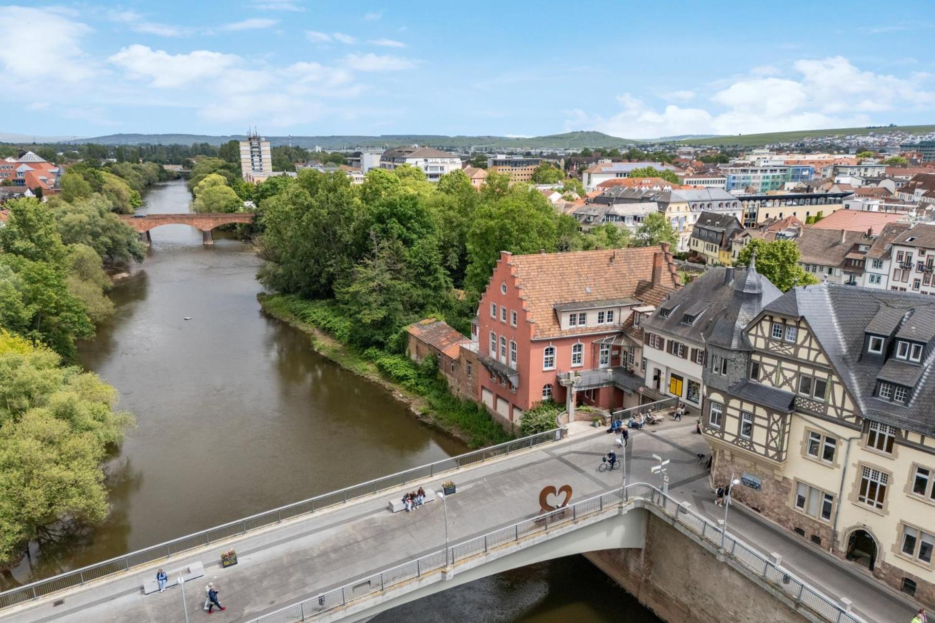 Altstadt Apartment Am Wasser Mit Parkplatz Und Riesigem Garten Bad Kreuznach Exterior photo
